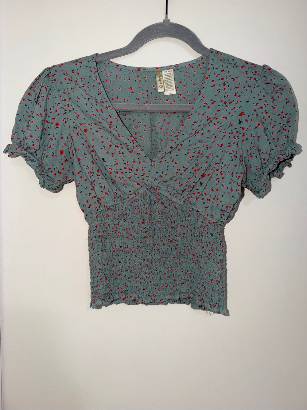 Japna Smocked Floral V-Neck Crop Top in Sage with Red Print | XS